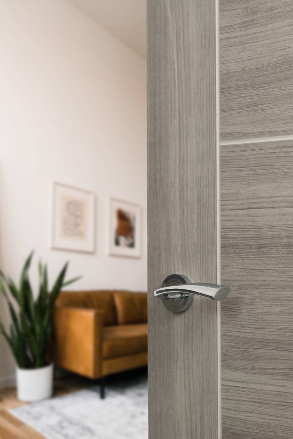ECO30PC Eco Wave Aluminium Lever Door Handle on Round Rose - Polished Chrome - Image 2