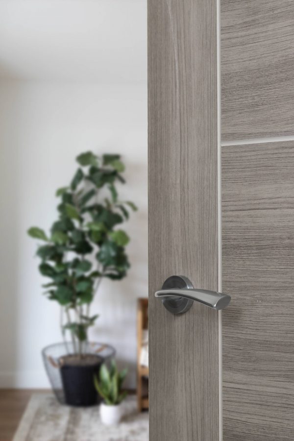 ECO30SC Eco Wave Aluminium Lever Door Handle on Round Rose - Satin Chrome - Image 2