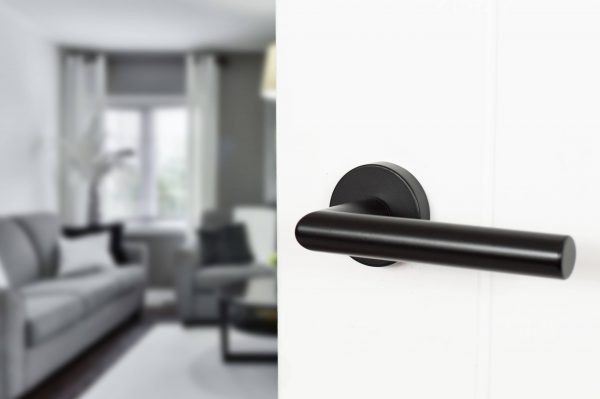 FMR236MB Forme Elle Lever Door Handle on Minimal Round Rose - Matt Black - Image 2