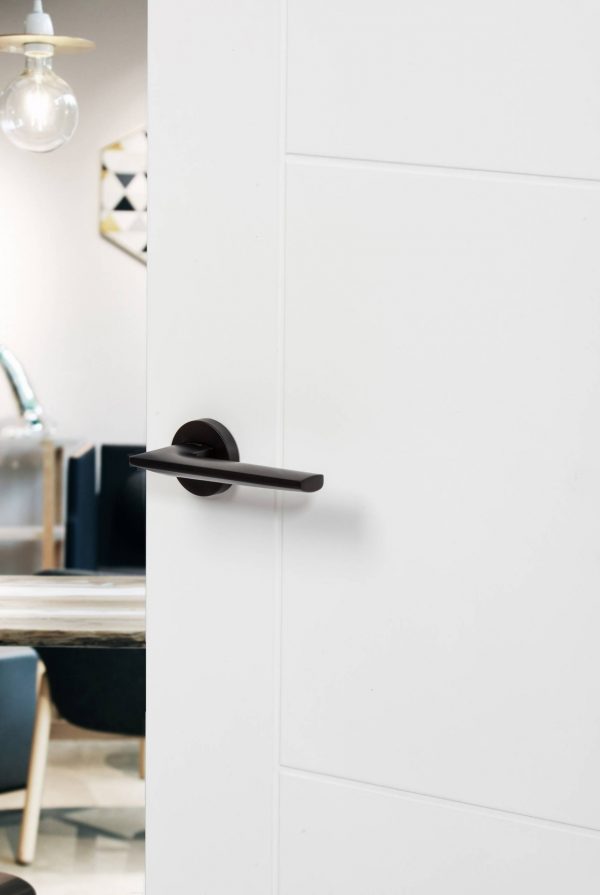 FMR422MB Forme Boston Lever Door Handle on Minimal Round Rose - Matt Black - Image 2