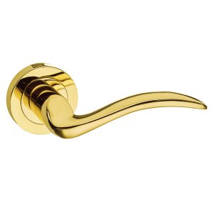 M85BP Mediterranean Valencia Lever Door Handle on Round Rose - Polished Brass