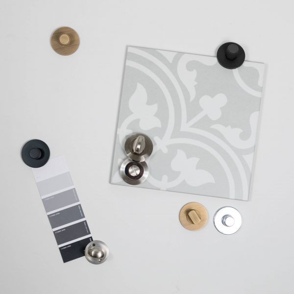 MHSRWCPB Millhouse Brass WC Turn and Release on 5mm Slimline Round Rose - Polished Brass - Image 2
