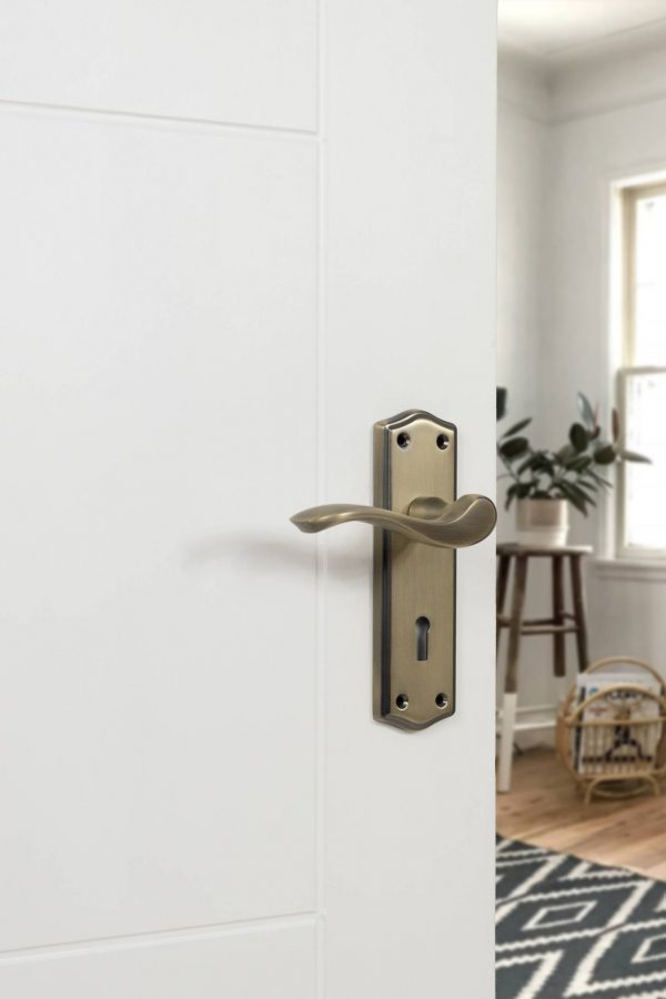 OE178KMAB Old English Warwick Key Lever Door Handle on Backplate - Matt Antique Brass - Image 2