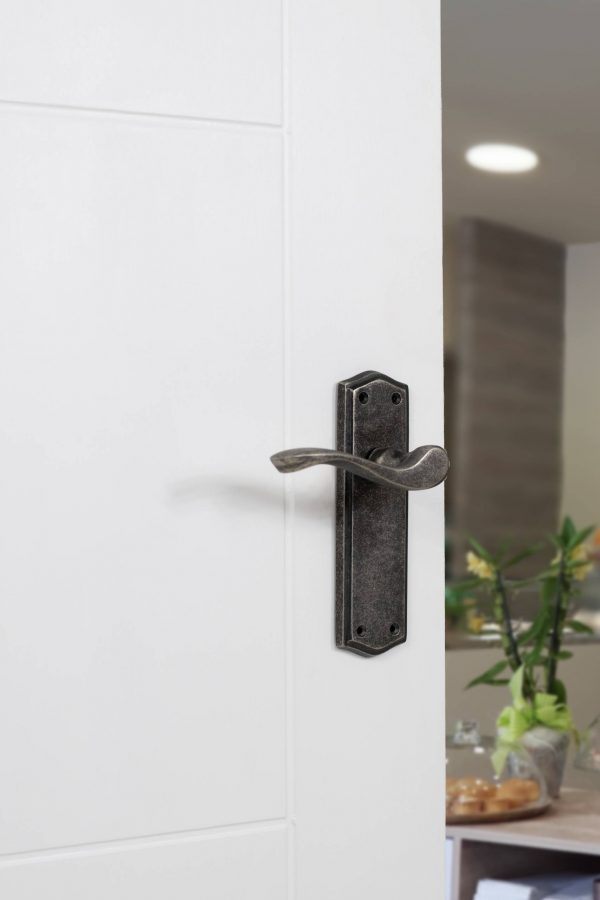 OE178LDS Old English Warwick Latch Lever Door Handle on Backplate - Distressed Silver - Image 2