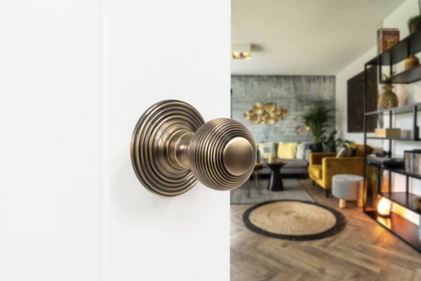 OE50RMKAB Old English Ripon Solid Brass Reeded Mortice Knob on Concealed Fix Rose - Antique Brass - Image 2