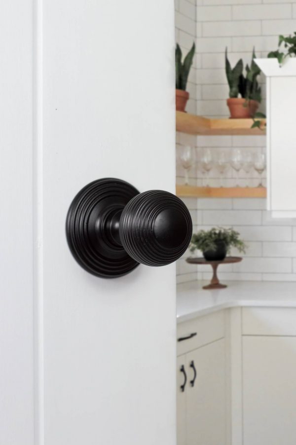 OE50RMKMB Old English Ripon Solid Brass Reeded Mortice Knob on Concealed Fix Rose - Matt Black - Image 2
