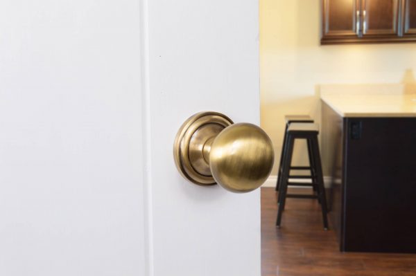 OE58MMKAB Old English Harrogate Solid Brass Mushroom Mortice Knob on Concealed Fix Rose - Antique Brass - Image 2