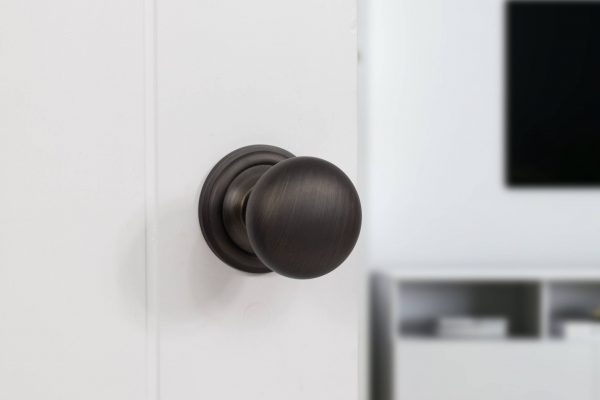 OE58MMKUB Old English Harrogate Solid Brass Mushroom Mortice Knob on Concealed Fix Rose - Urban Bronze - Image 2