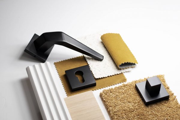 O10815EMB Oro & Oro Galassia Lever Door Handle on Square Rose - Matt Black - Image 3